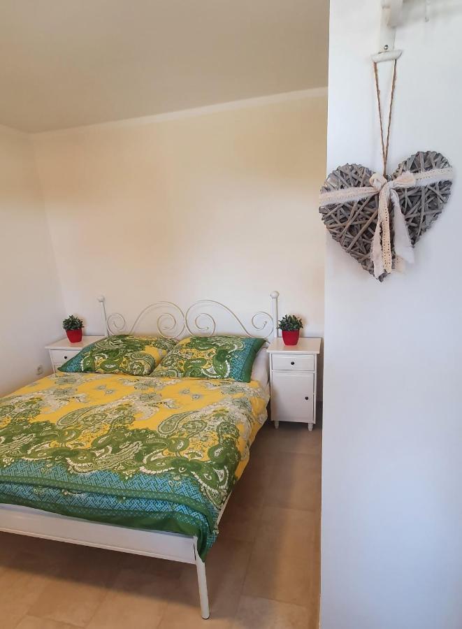 Apartments Ruzic Njivice Habitación foto